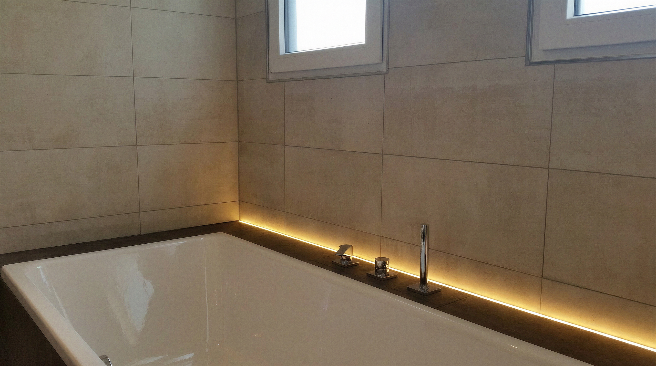 LED-Badewannenbeleuchtung mit indirektem Licht